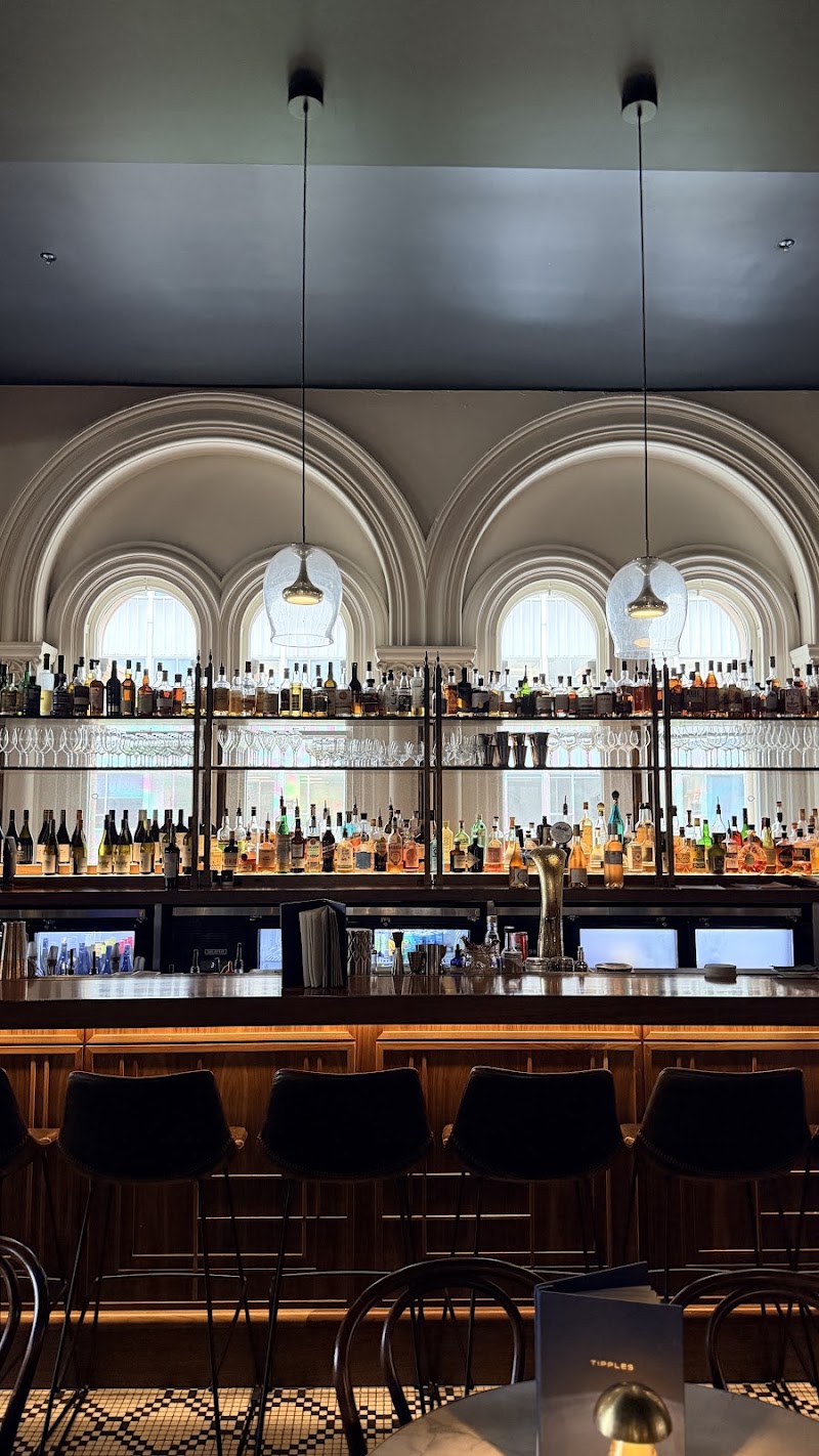 ESQ Bar + Dining 2