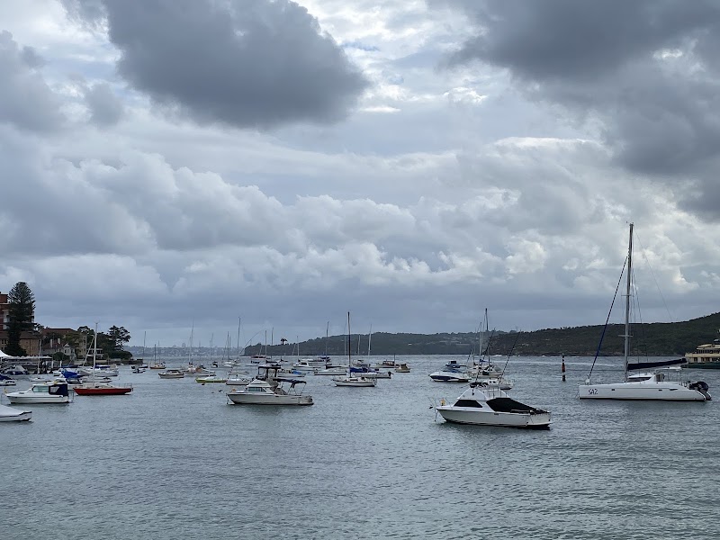 Manly Wharf Hotel, East Esplanade 2