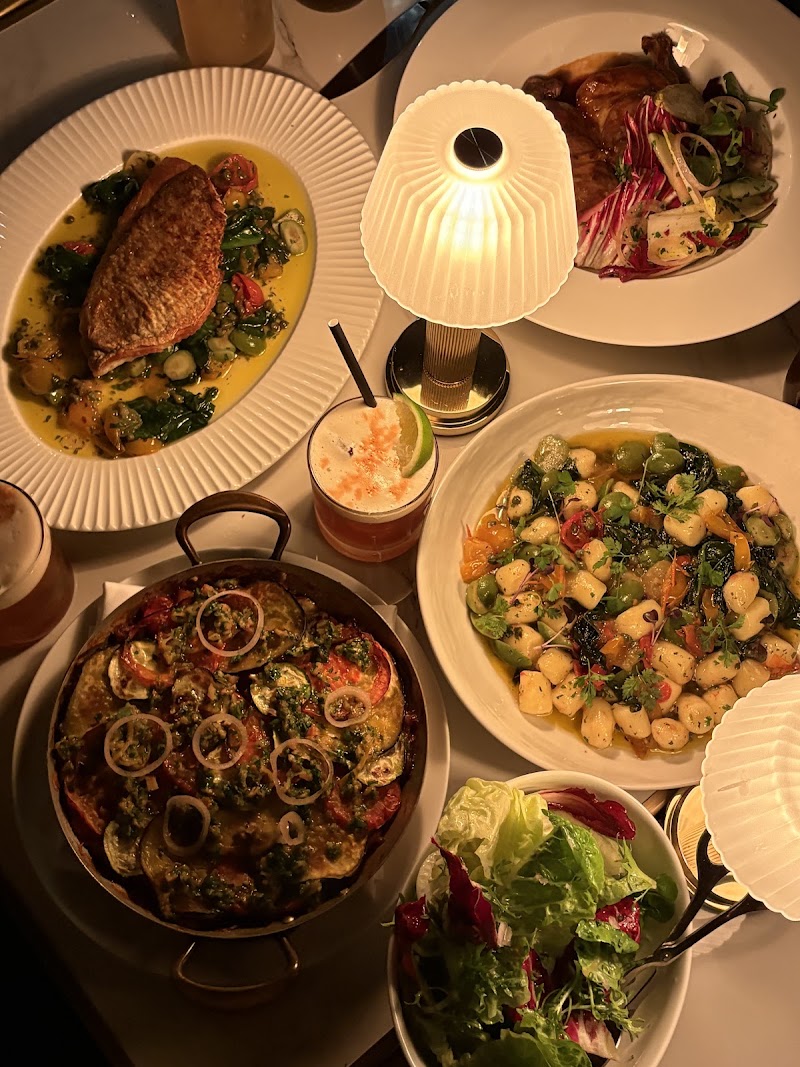Ananas Bar & Brasserie 3