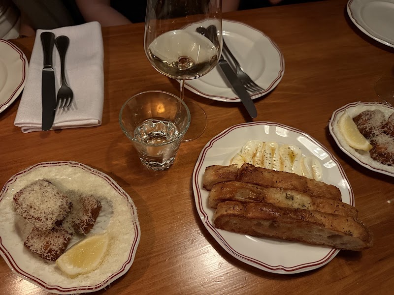 Vitelli's Upstairs 3