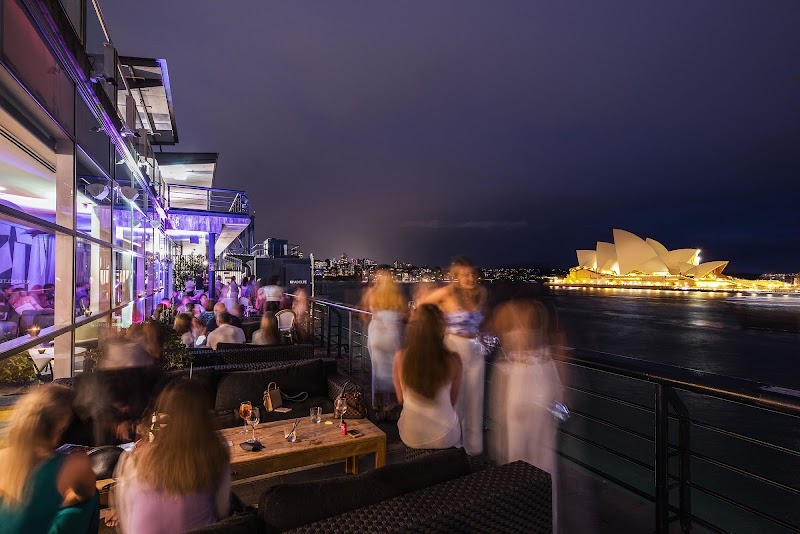 Cruise Bar & Restaurant 4