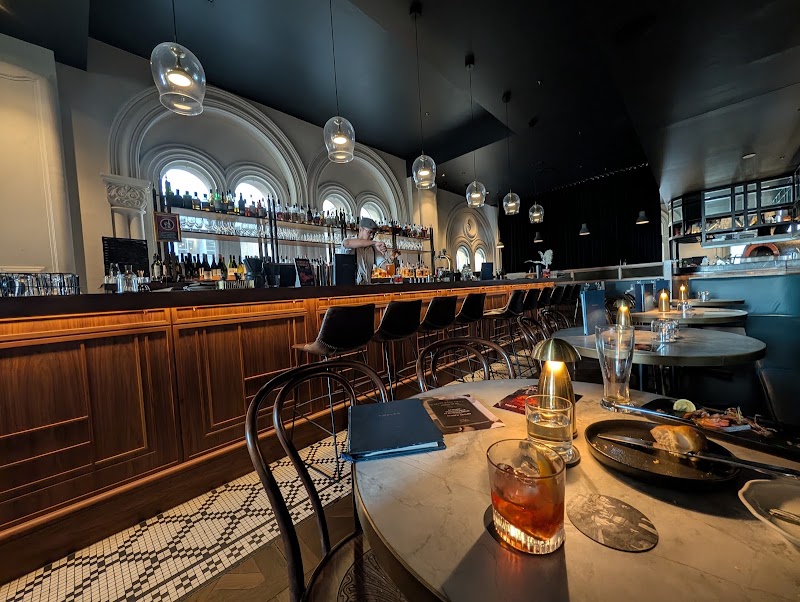 ESQ Bar + Dining 4