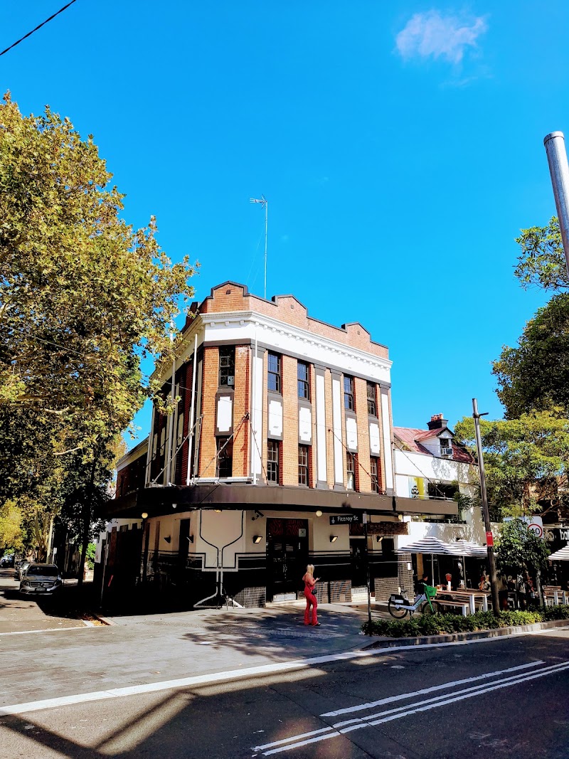 The Dolphin Hotel 4