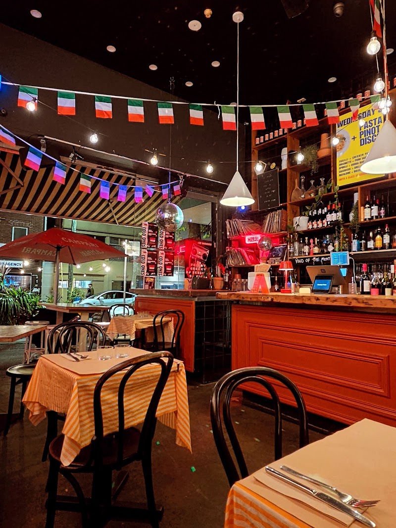 Cheekys Pizza + Bar 5