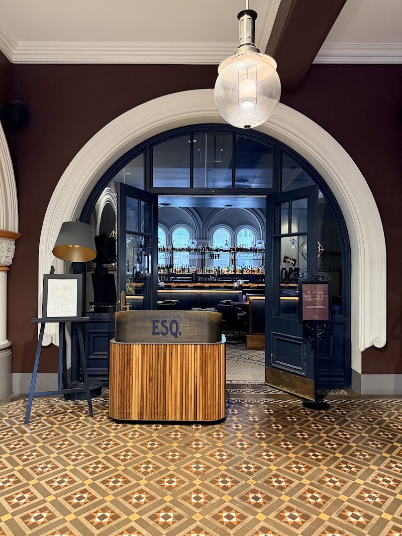 ESQ Bar + Dining 5
