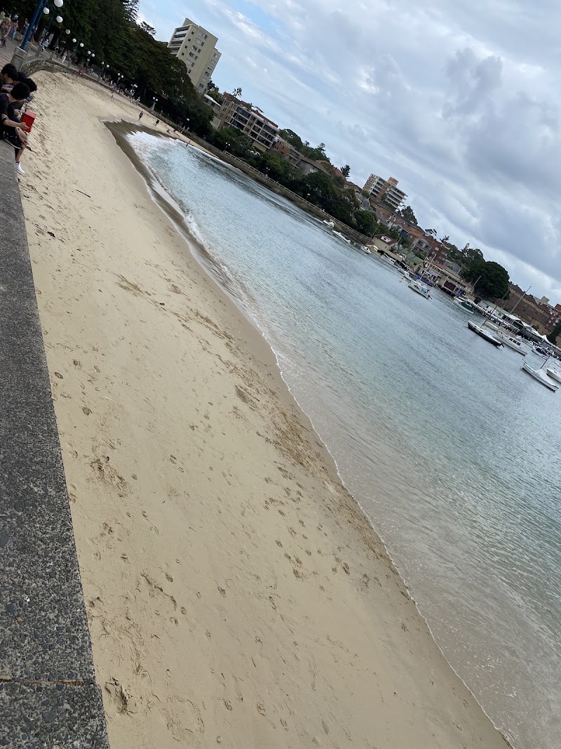 Manly Wharf Hotel, East Esplanade 5