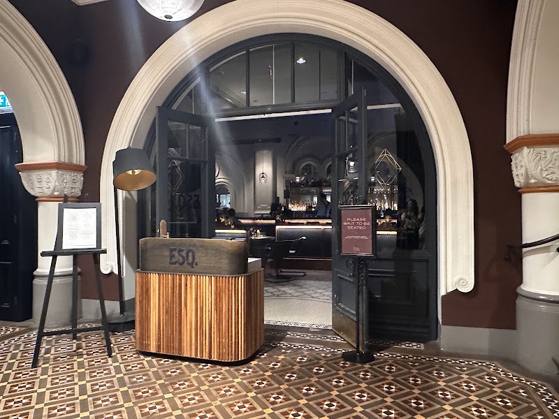 ESQ Bar + Dining 6