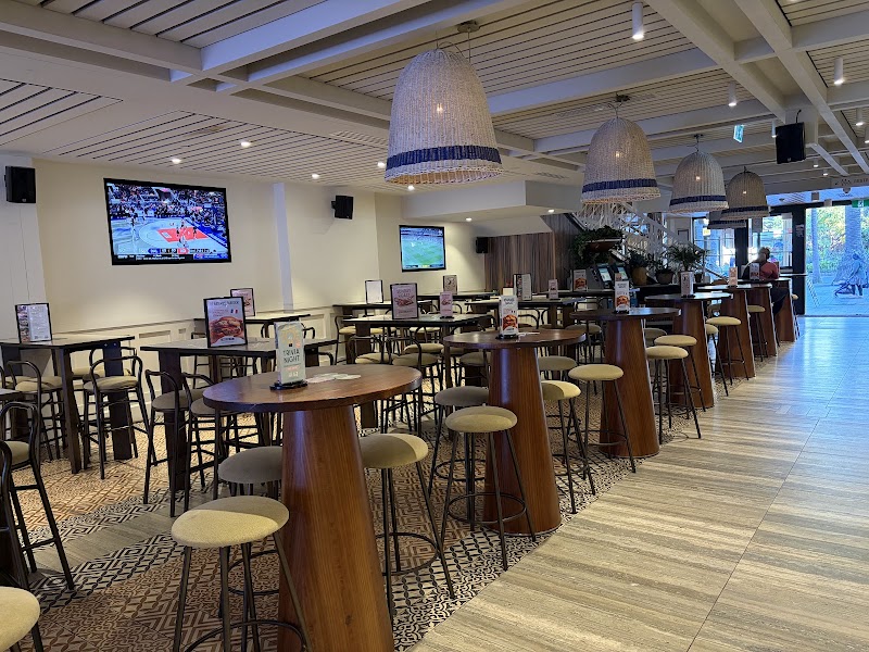 Ivanhoe Hotel Manly 6