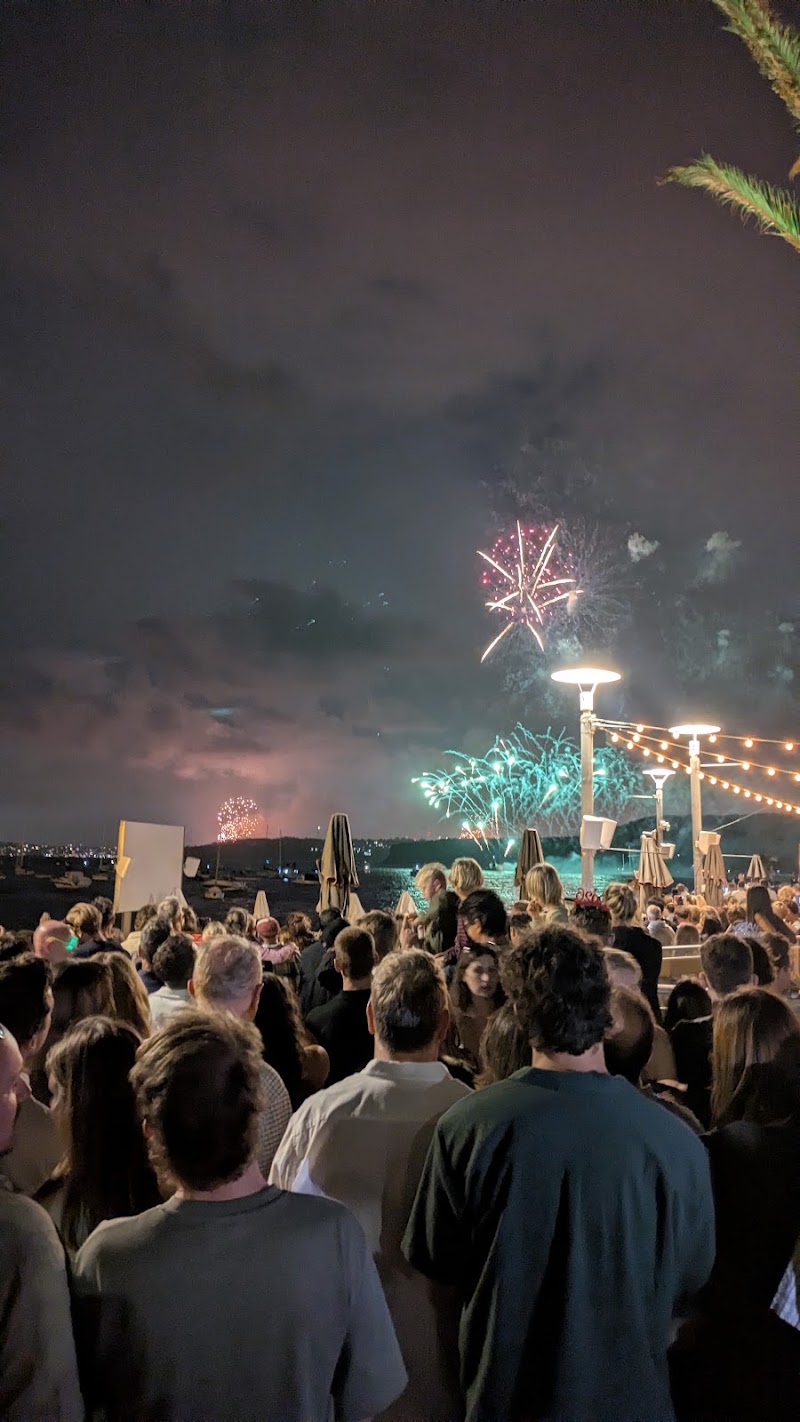 Manly Wharf Hotel, East Esplanade 6