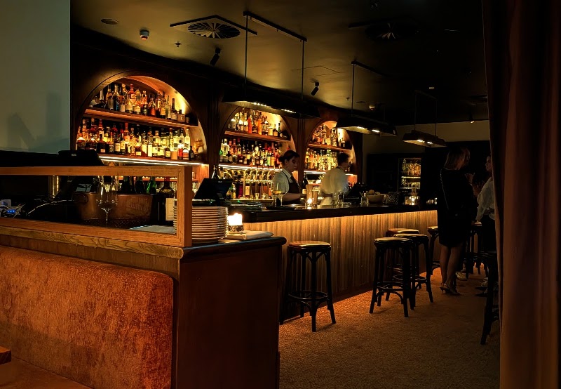 Vitelli's Upstairs 6